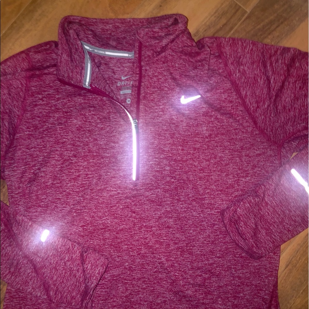 Light Nike pullover